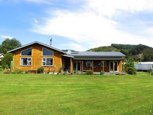 5 Racecourse Road, Reefton