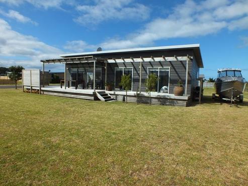132 Ngaio Drive, Matarangi