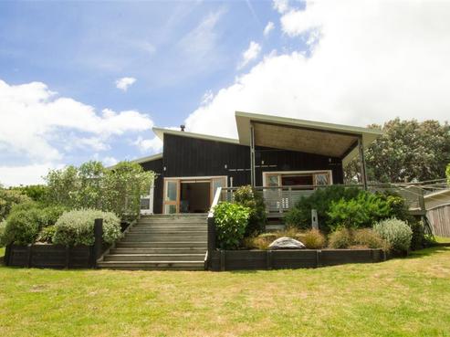 16 Rangihiroa Street, Waikanae Beach