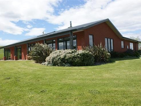 163 River Road, Gore Surrounds