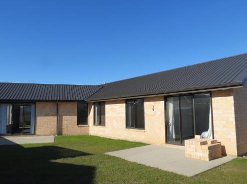 8 Crabbe Place, Cromwell