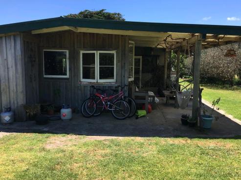 17 Oruawharo Lane, Great Barrier Island
