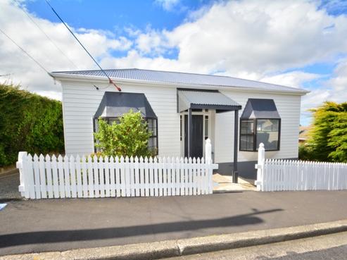 32 Galloway Street, Mornington