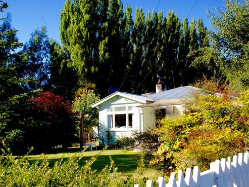 38 Cemetery Road, Duntroon
