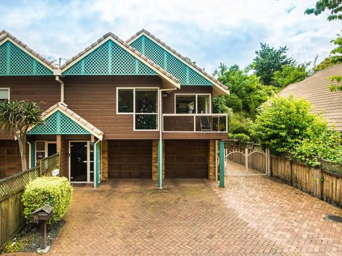 76 Memorial Drive, Hamilton East