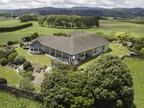 57 Takapu Road, Manakau