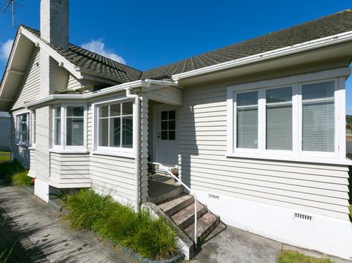 2 Peace Avenue, Moturoa