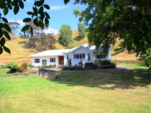 833 Mangahoe Road, Hunterville