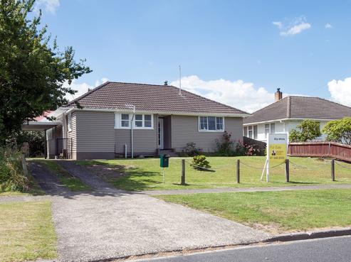 23 Manuka Crescent, Hillcrest