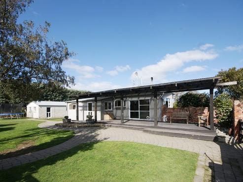798 Oxford Road, Fernside
