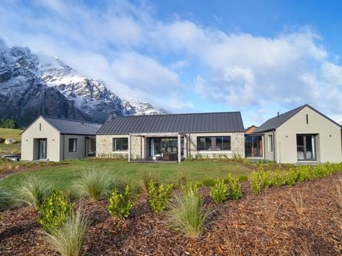 1 Bretby Court, Jacks Point