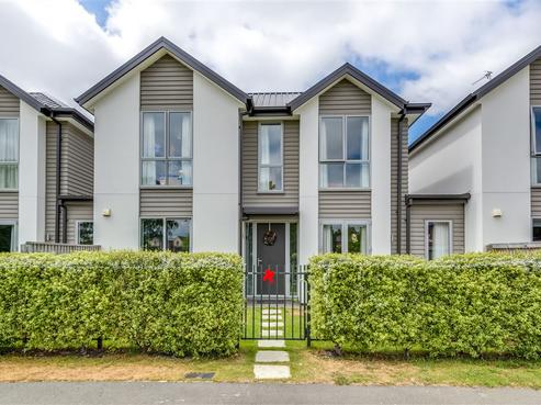 6 Yew Tree Lane, Middleton