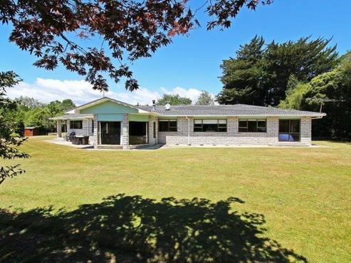 256 Higgins Road, Wakefield