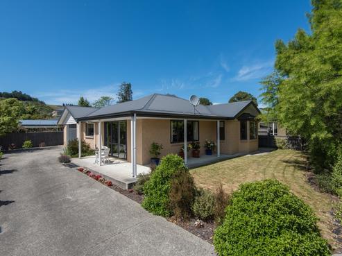 35 Eighty Eight Valley Road, Wakefield