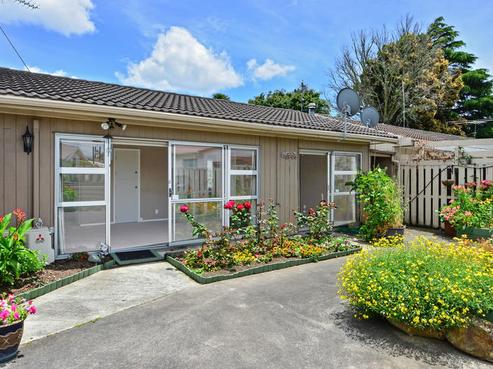 2/8 Manuroa Road, Takanini