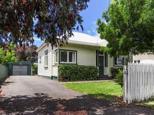 508 French Street, Akina