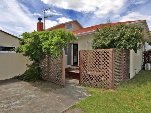 811 Duke Street, Mahora
