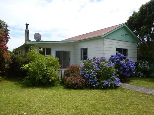 13 Main Road, Hector