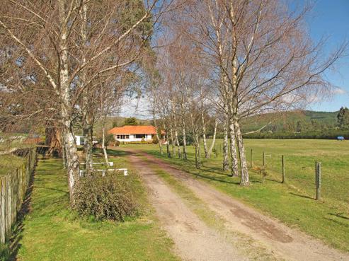 321 White Road, Broadlands Forest