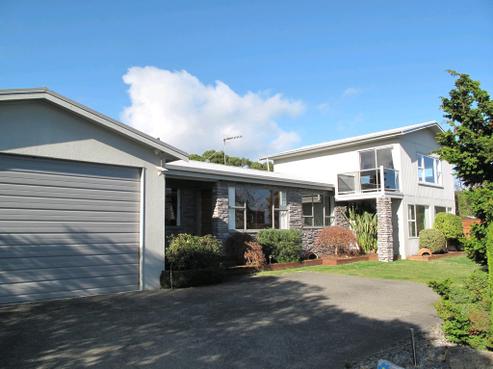 1/11 Aubrey Crescent, Rainbow Point