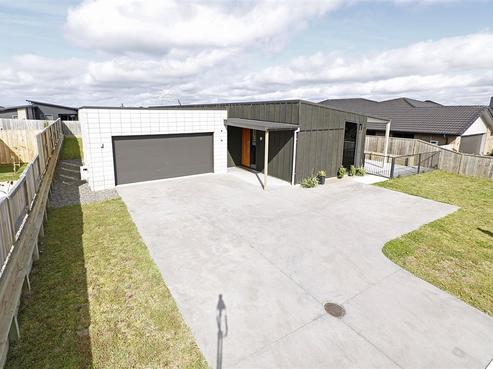 12 Eastridge Terrace, Huntington