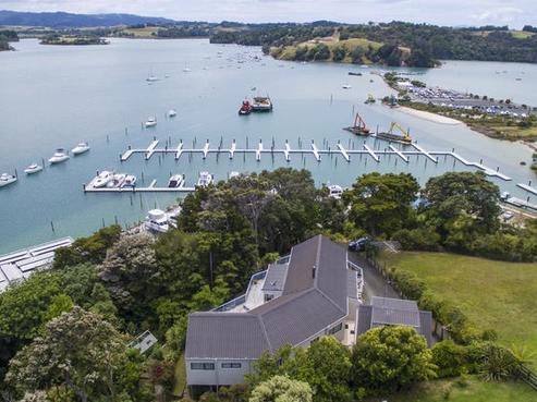 1282 Sandspit Road, Sandspit