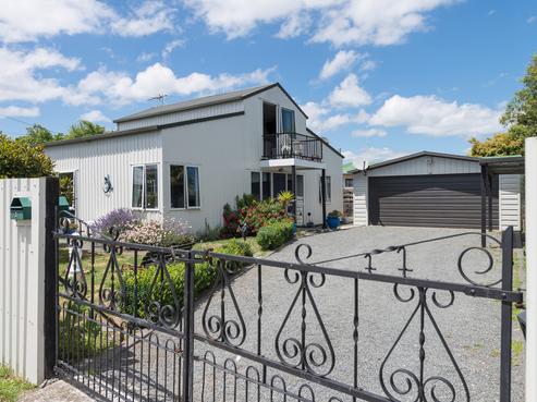 2 Alfred Road, Hannahs Bay
