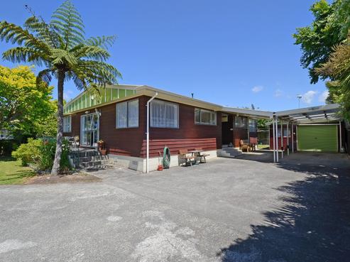 1069 High Street, Taita