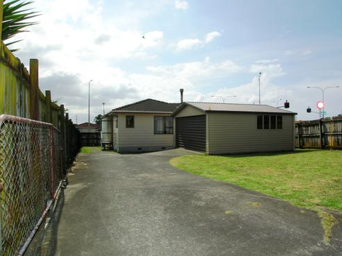 1 Dissmeyer Drive, Clover Park
