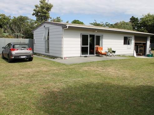 41 Kiharoa Street, Otaki Beach