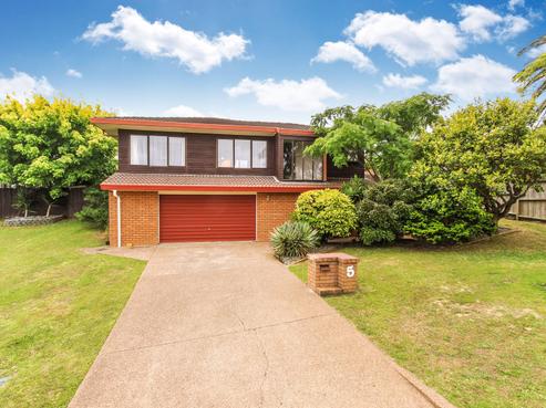 5 Billabong Place, Botany Downs
