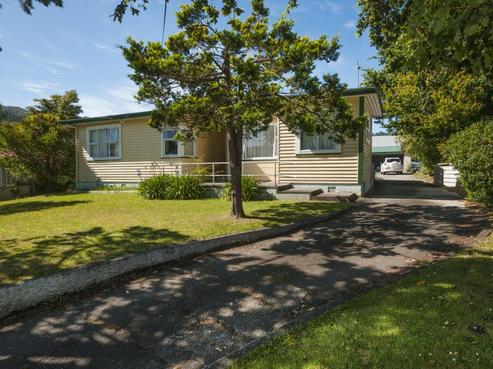 4 Young Grove, Stokes Valley