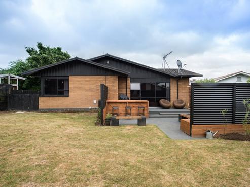 16 Chequers Avenue, Chartwell