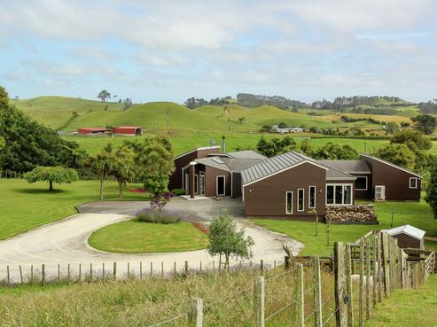 243 Tarata Road, Inglewood