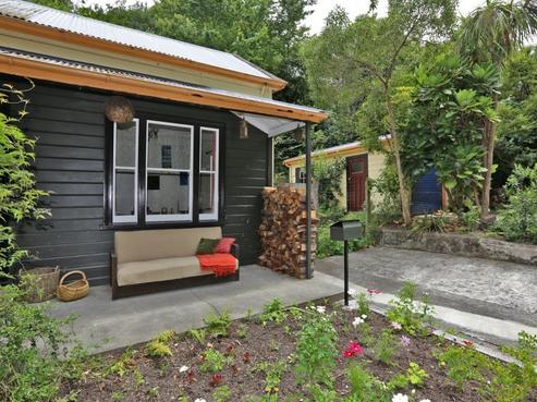 8 Priestley Road, Napier Hill