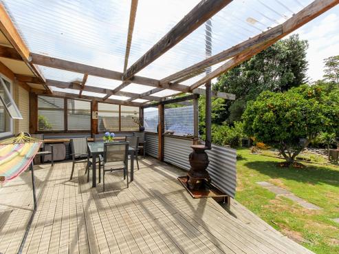 16 Whakapaki Street, Urenui
