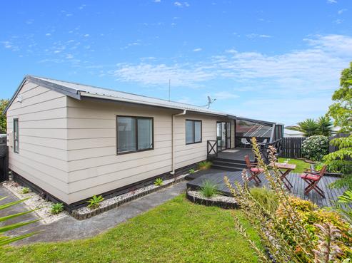 8A Maplesden Drive, Clendon Park