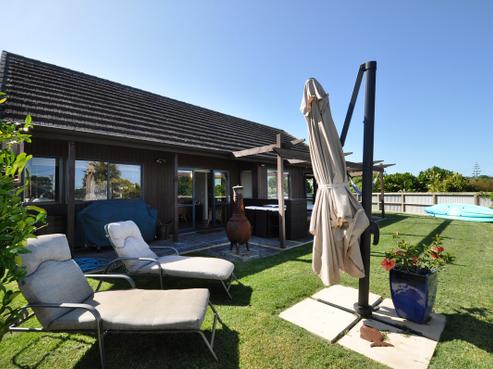2 Lax Crescent, Leigh