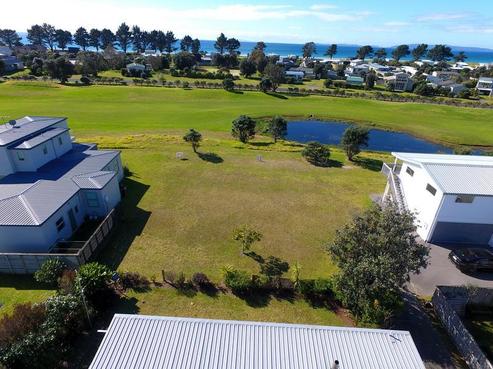 165 The Fairway, Matarangi