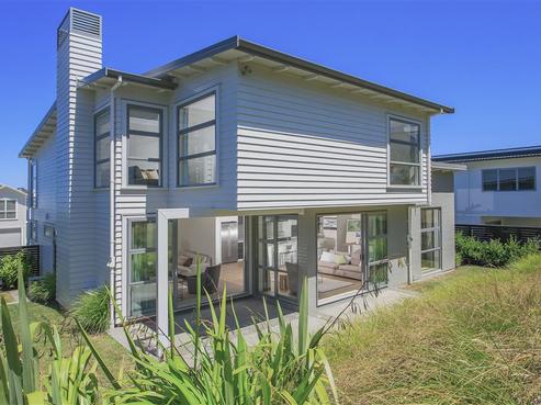 10 Tuatini Place, Long Bay