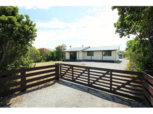 111 Poranui Beach Road, Little River