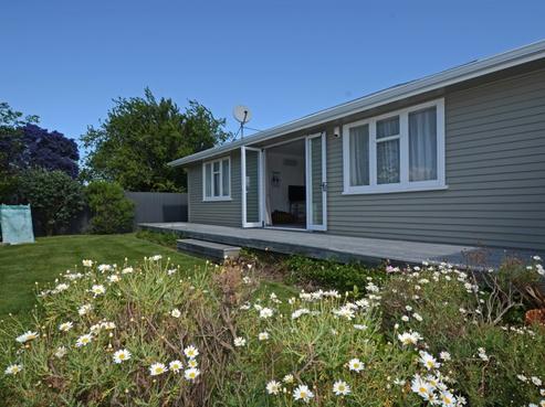 12 Broadway Street, Martinborough