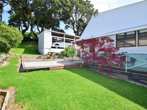 18 Holiday Road, Stanmore Bay