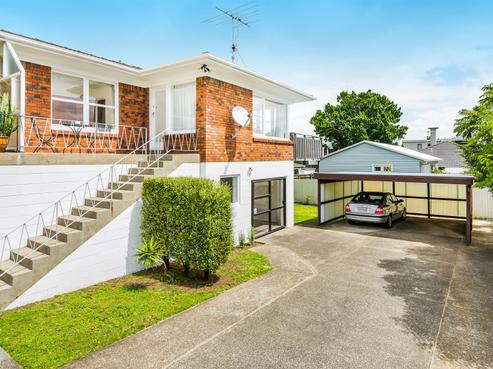 2/16 Lake Pupuke Drive, Takapuna