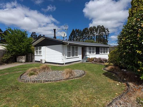 52 Alison Street, Mangakakahi