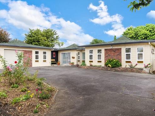 14 Magnolia Avenue, Rosehill