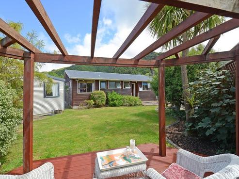151 California Drive, Totara Park