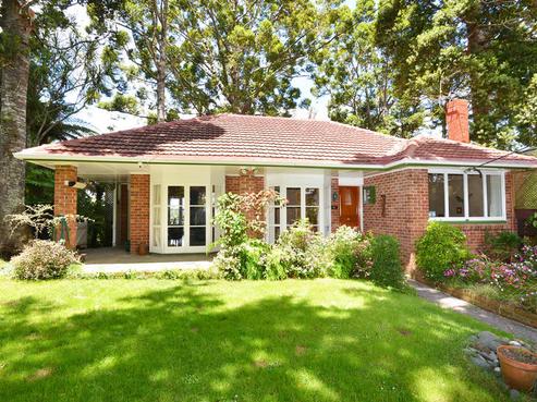 32 Tainui Road, Titirangi