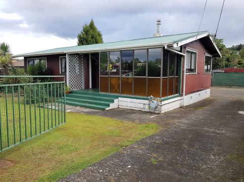 2B George Street, Hikurangi