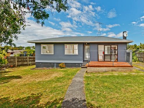 63 Fairclough Road, Beach Haven